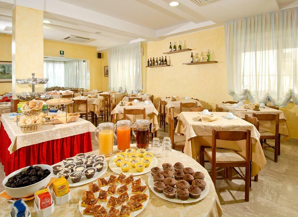 Hotel Alba Serena Misano Adriatico Exteriér fotografie