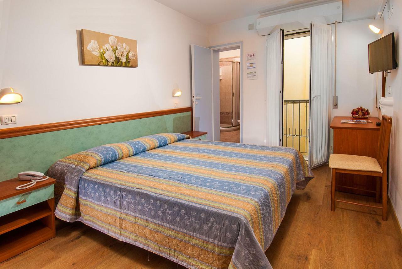 Hotel Alba Serena Misano Adriatico Exteriér fotografie